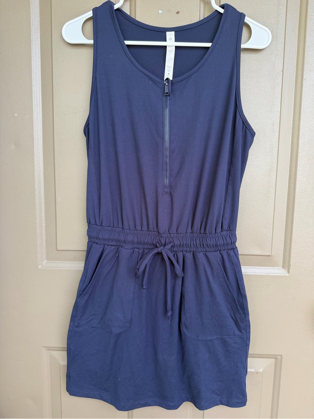 Rae Mode Navy Blue Sleeveless Half Zip Romper
Dress Small JP5057